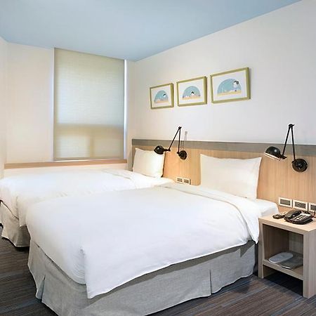 Hommie Inn Taichung Exterior photo